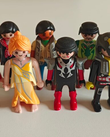 Home 2 16 Family Constellation Puppets